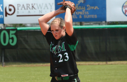 Kayla-Jackson-UAM-SB-Action