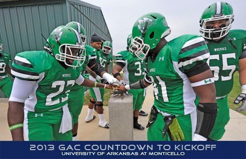 uam-fb-2013preview